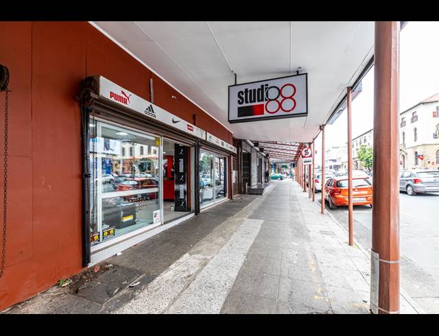 625M² OFFICE FOR SALE IN EAST LONDON CENTRAL